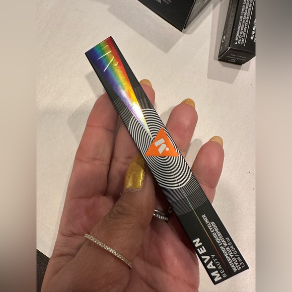 MAVEN Beauty waterproof liquid eyeliner new in box color: Herb - Picture 2 of 8